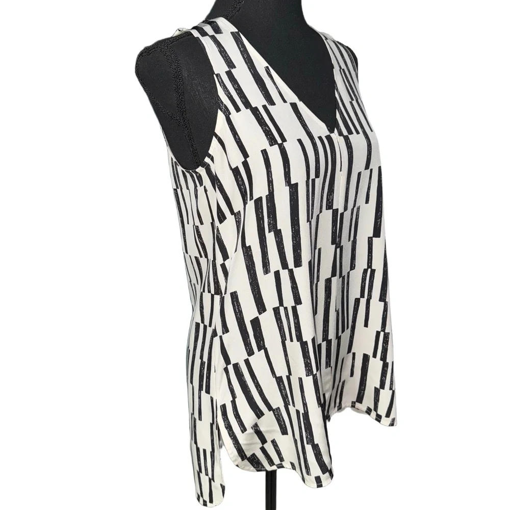 VINCE WOMENS VNECK BLOCK PRINT SLEEVELESS SILK BLOUSE IN BLACK|WHITE-SIZE MEDIUM - Picture 4 of 10
